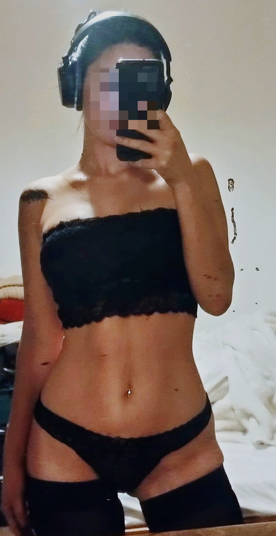 Julia Pleasure 1