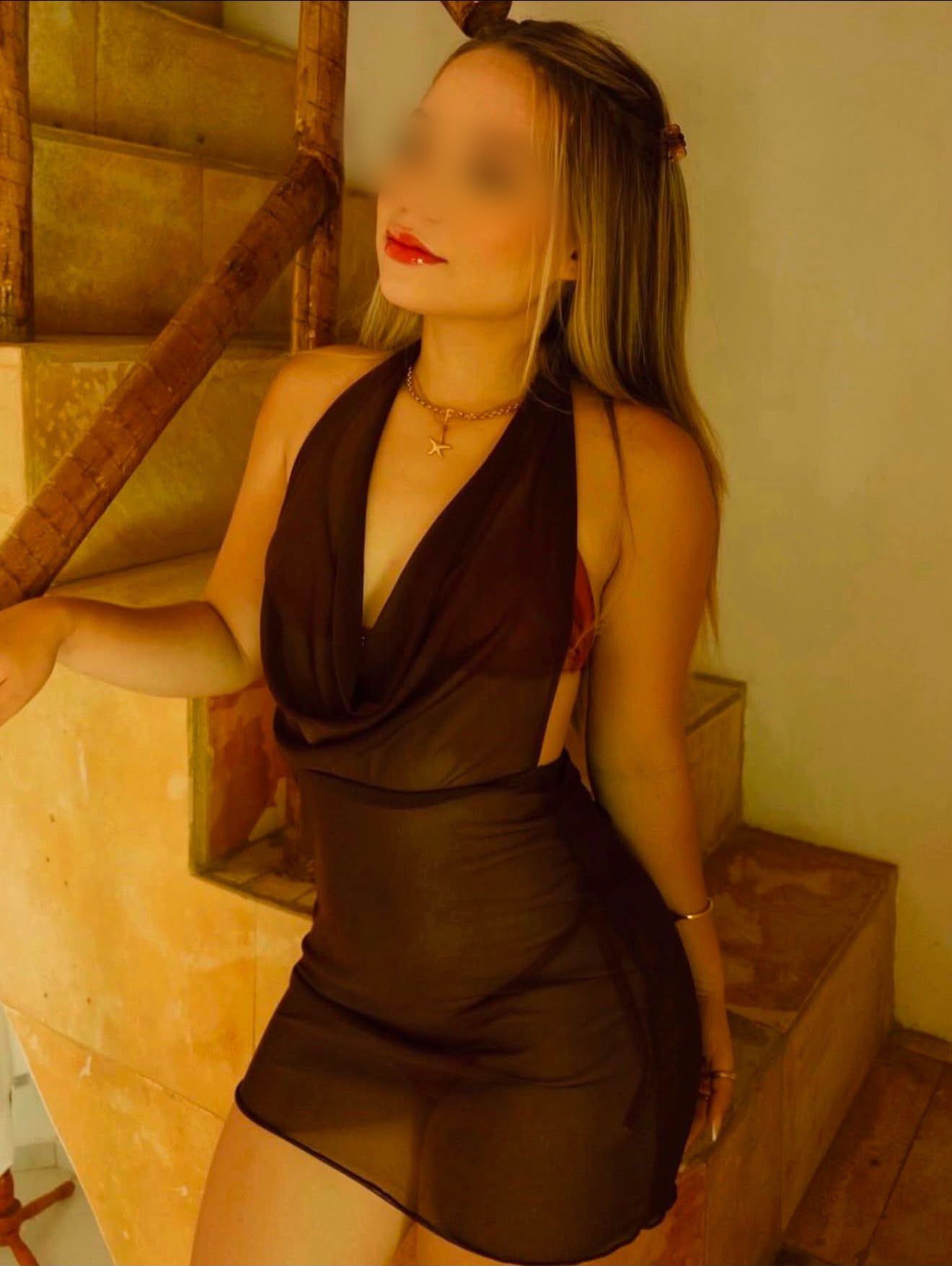 Selena pleasure 1